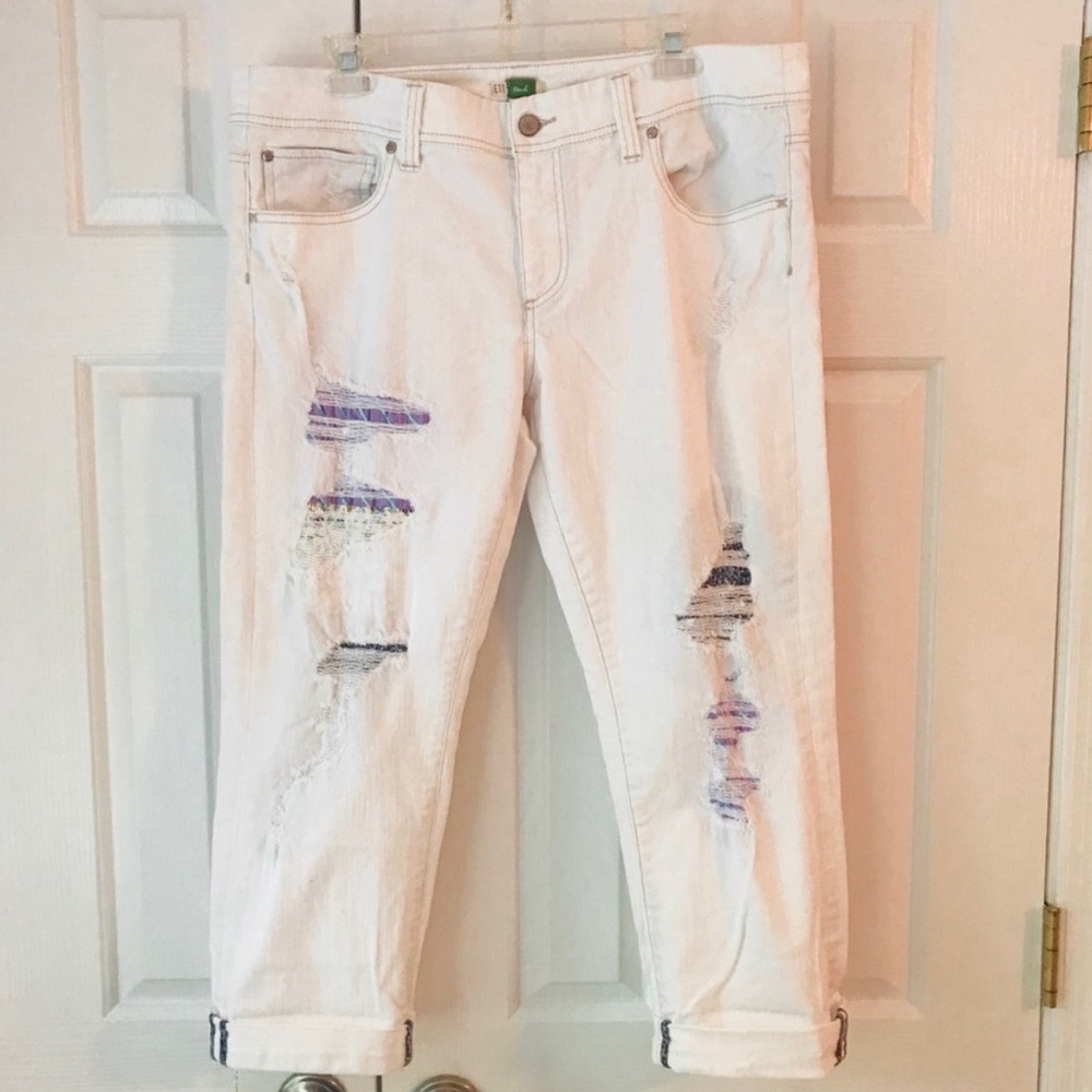 Anthropologie White Distressed Women Jeans